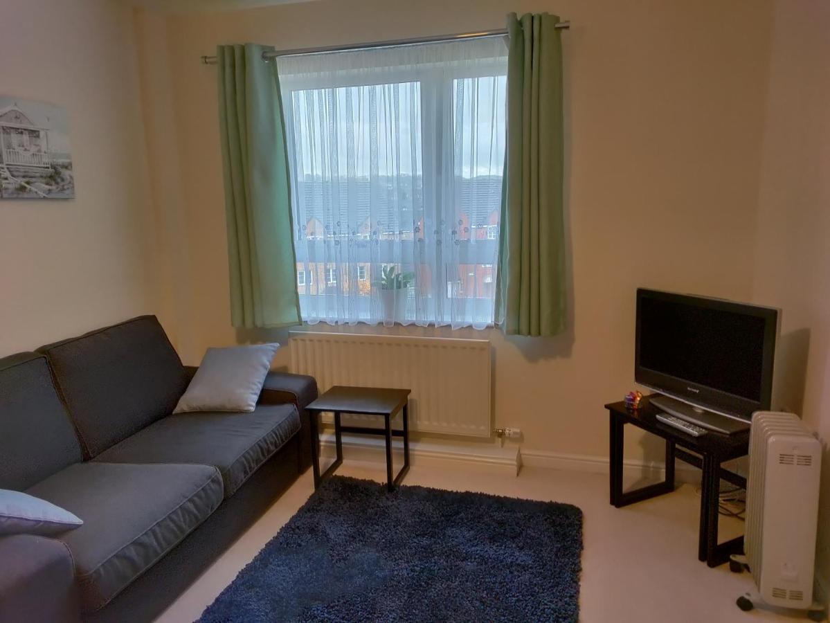 Double Room In A Top Floor Shared Apartment Northampton Exterior photo